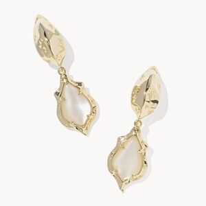 NWT Kendra Scott Adriana Scallop Huggie